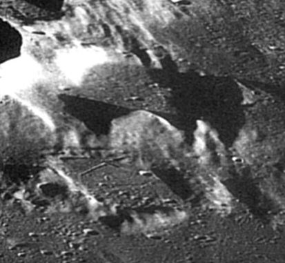 moon-2.jpg